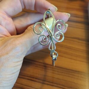 Ornate silver bangle bracelet with easy open clasp NWOT